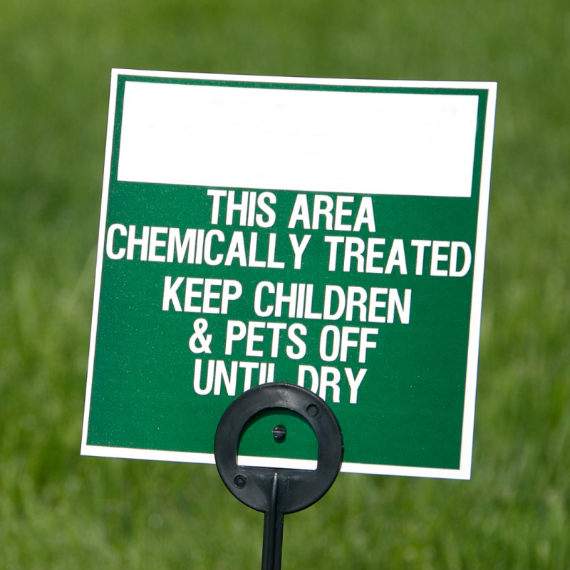 fertilizer sign on lawn